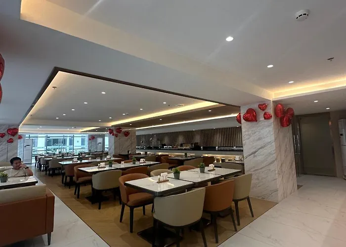 Spacious Family & Group With View Near Airport, Of Dreams, Solaire, Okada, Mall Of Asia, And Ayala Malls