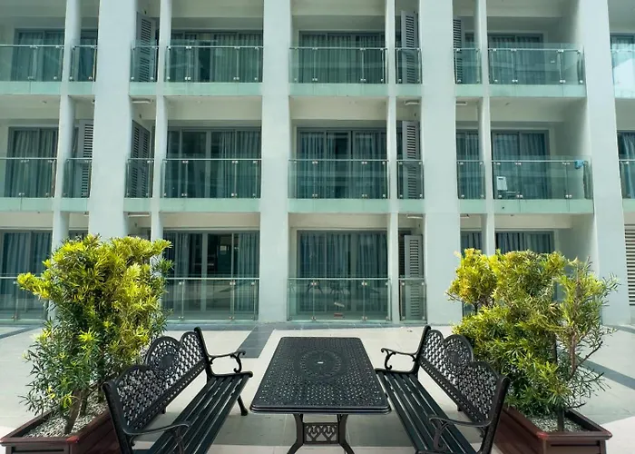 Spacious Family & Group With View Near Airport, Of Dreams, Solaire, Okada, Mall Of Asia, And Ayala Malls Manila
